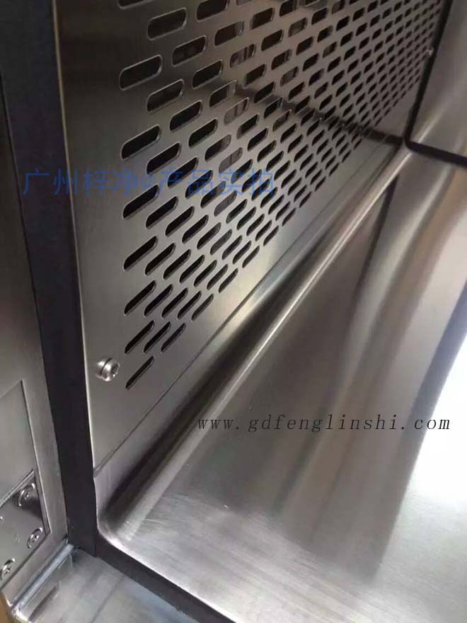 百級層流傳遞窗內外雙層殼體，內部四周圓弧處理，保證無縫隙連接；