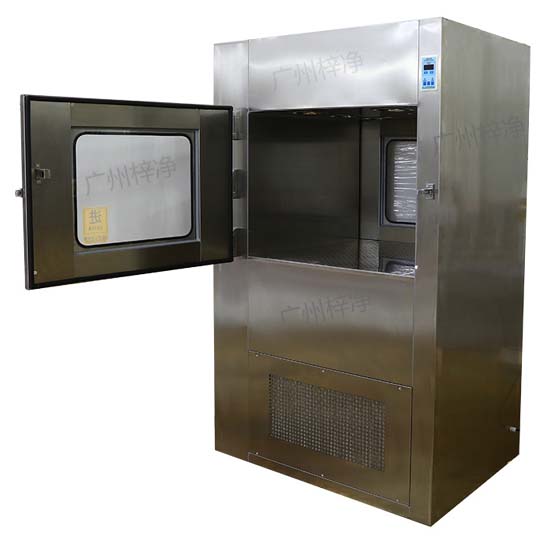 風淋傳遞窗在醫(yī)療器械行業(yè)，潔凈室的環(huán)境對于產(chǎn)品的質(zhì)量和安全性至關重要