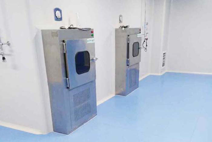 開啟傳遞窗：按照實驗室規(guī)定的方式開啟傳遞窗，通常為從外向內(nèi)或從內(nèi)向外開啟。