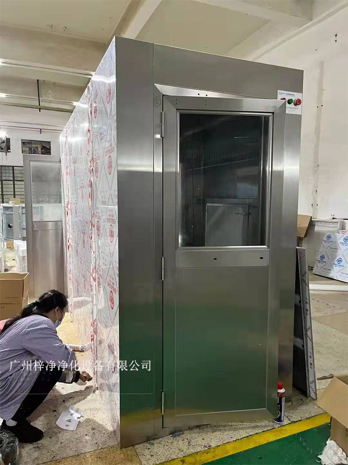 風(fēng)淋室可能會(huì)遇到各種問題，影響風(fēng)淋室正常運(yùn)作和潔凈室的整體環(huán)境。